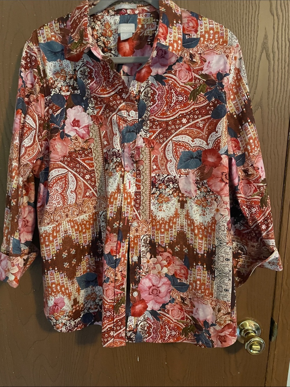 Chico’s no iron three-quarter length sleeve button down top size 2.5